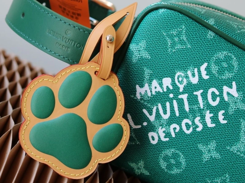 LV Cosmetic Bags 4233A-0311