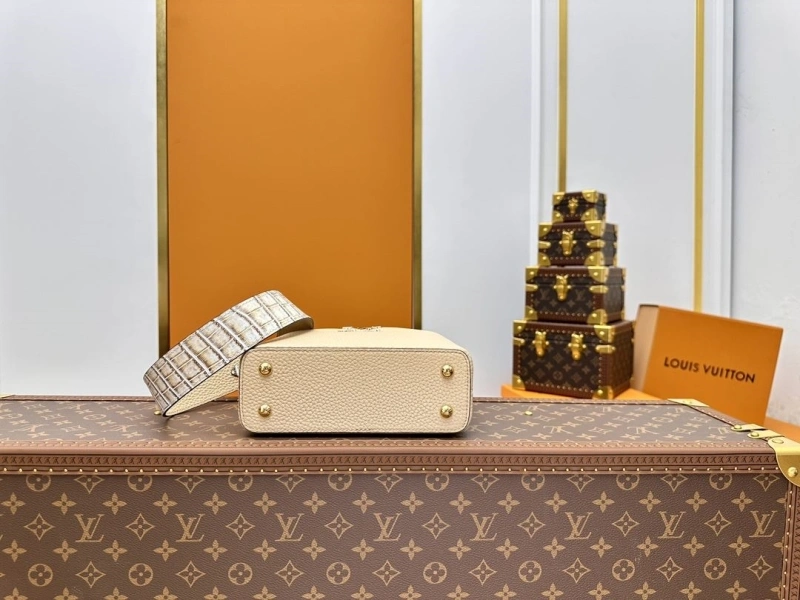 LV Capucines Bags 4233A-0356