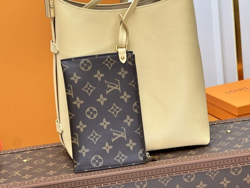 LV Shopping Bags 4233A-0361