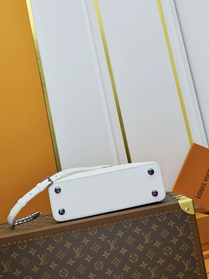 LV Capucines Bags 4233A-0374