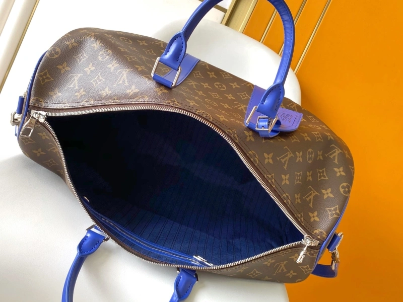 LV Travel Bags 4233A-0384