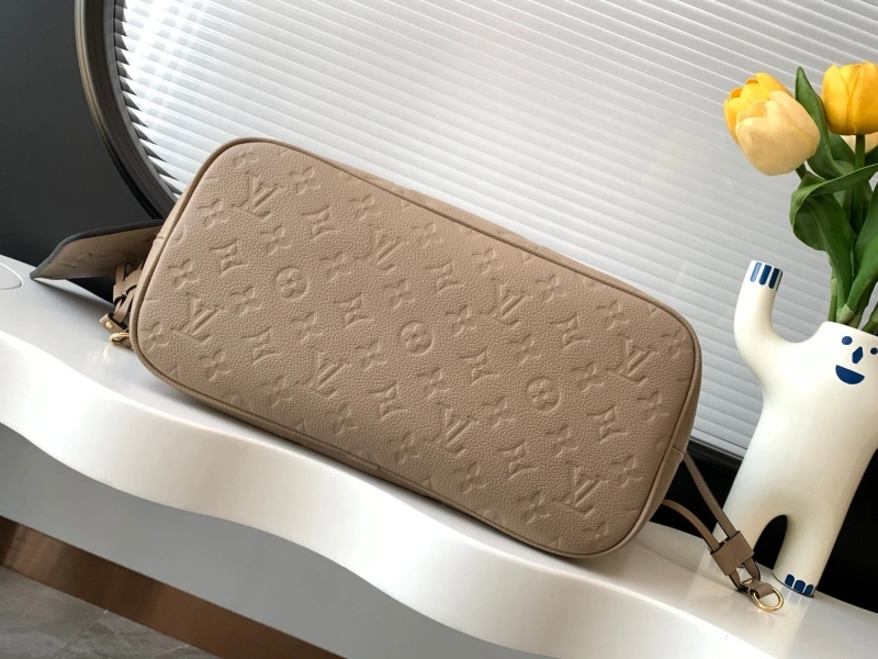 LV Shopping Bags 4233A-0396