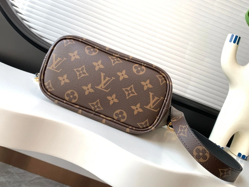 LV Shopping Bags 4233A-0486