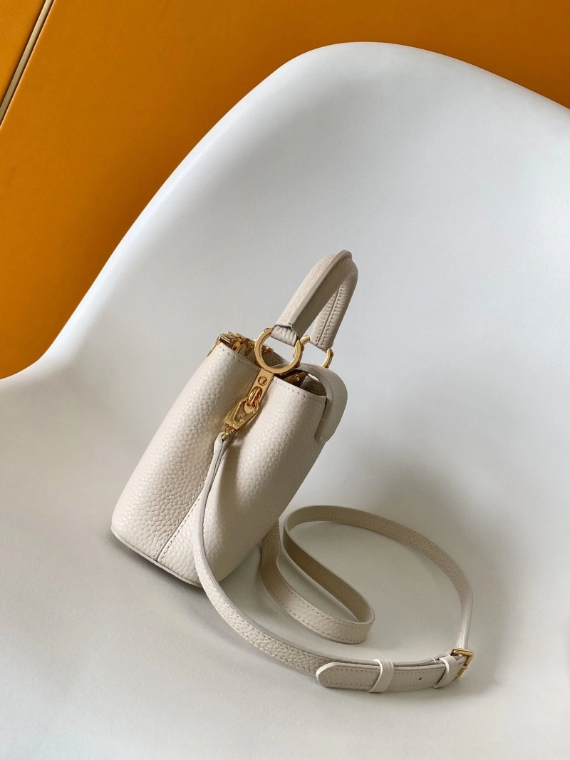 LV Capucines Bags 4233A-0843