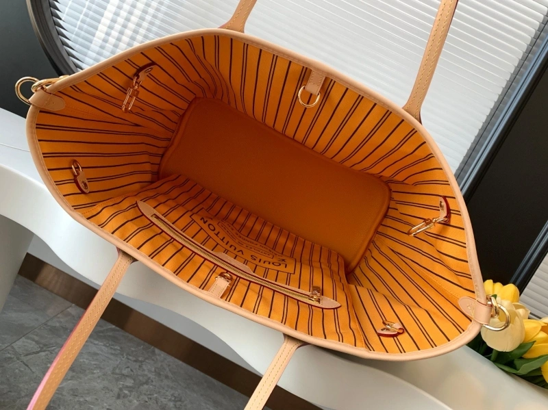 LV Shopping Bags 4233A-0924