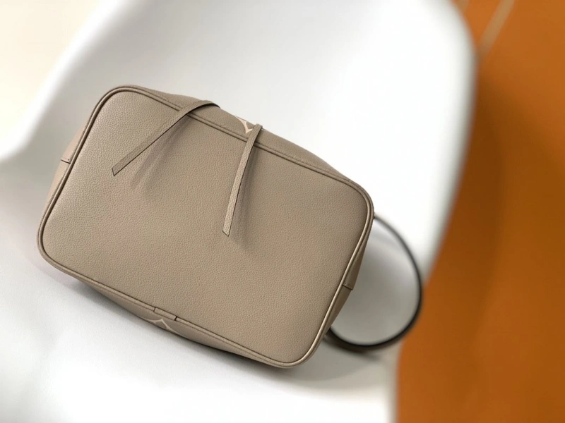 LV Bucket Bags 4233A-1554