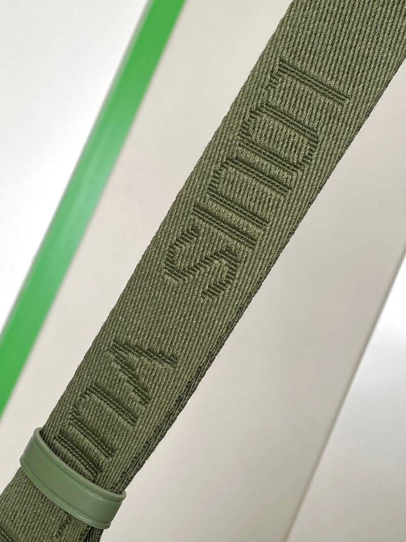 LV Travel Bags 4233A-1744