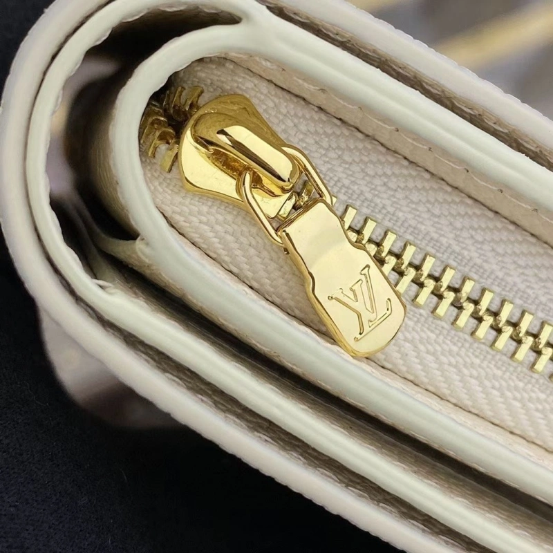 LV Wallets 4233A-1973