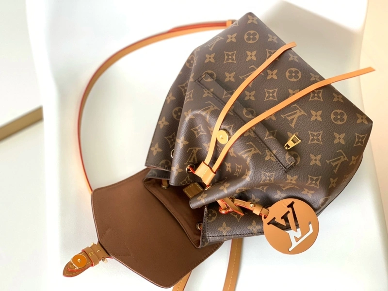 LV Backpacks 4233D-0057