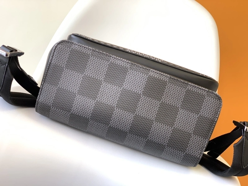 LV Backpacks 4233D-0076