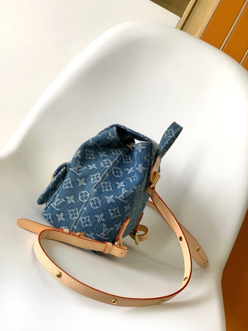 LV Backpacks 4233D-0083