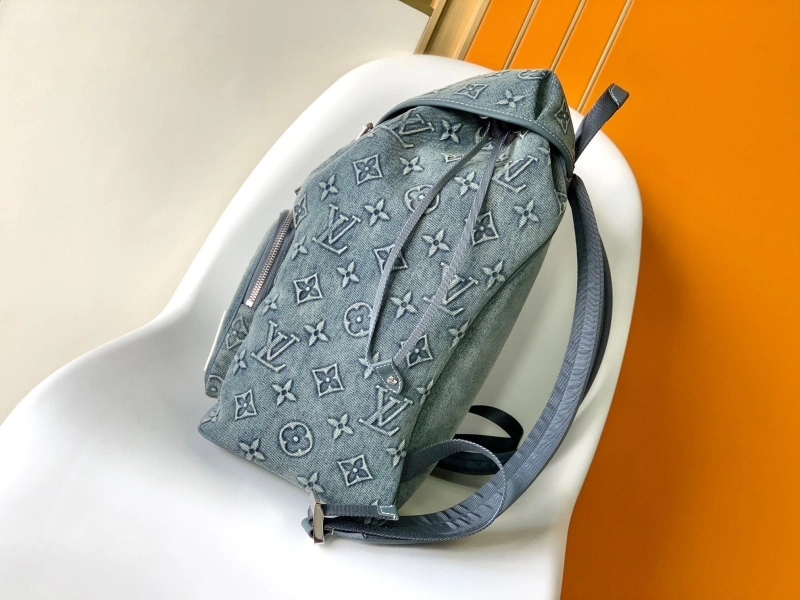 LV Backpacks 4233G-0026