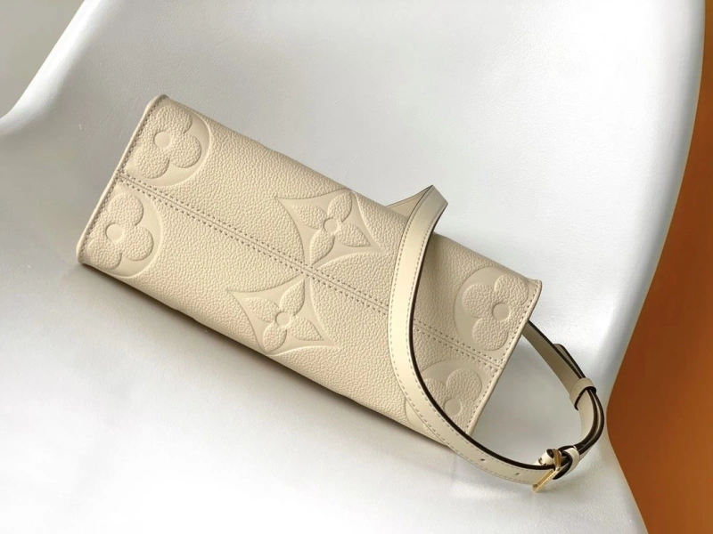 LV Shopping Bags 4233G-0082