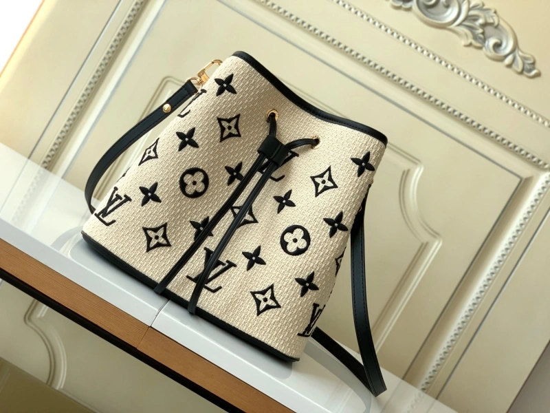 LV Bucket Bags 4233G-0107