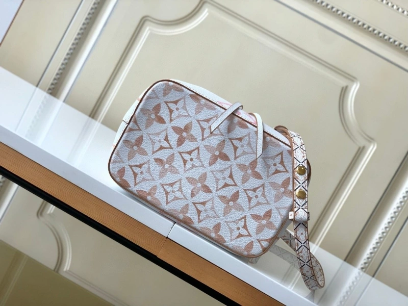LV Bucket Bags 4233G-0122