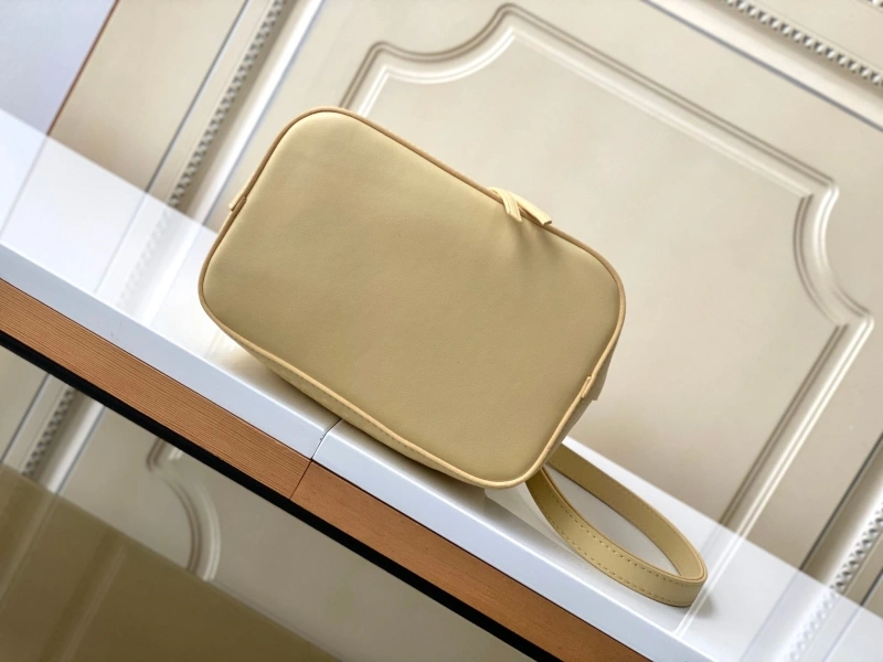 LV Bucket Bags 4233G-0142