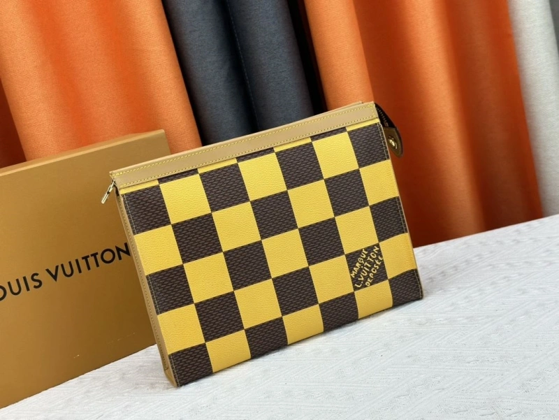 LV Wallets 4233G-0390