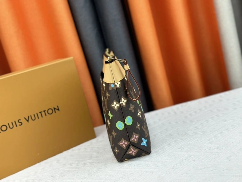 LV Wallets 4233G-0394