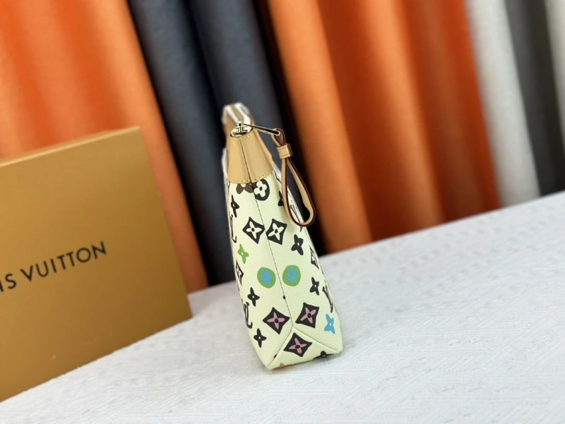 LV Wallets 4233G-0395