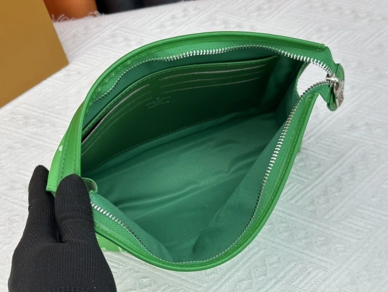 LV Wallets 4233G-0396