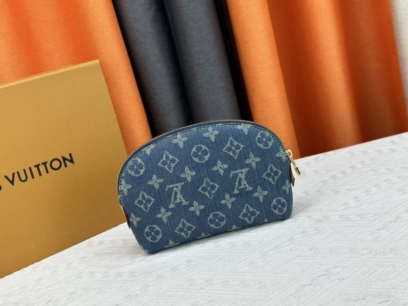 LV Wallets 4233G-0398