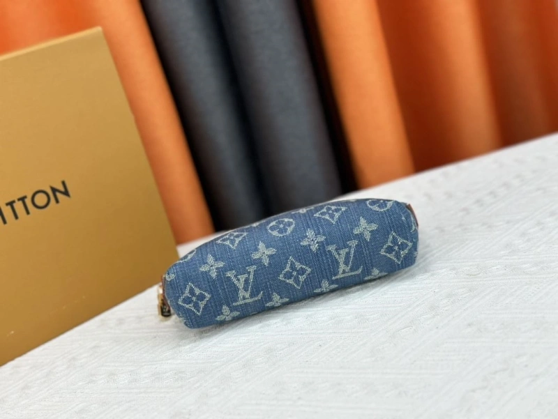 LV Wallets 4233G-0398