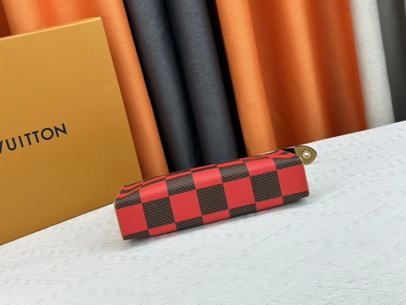 LV Clutch Bags 4233G-0431