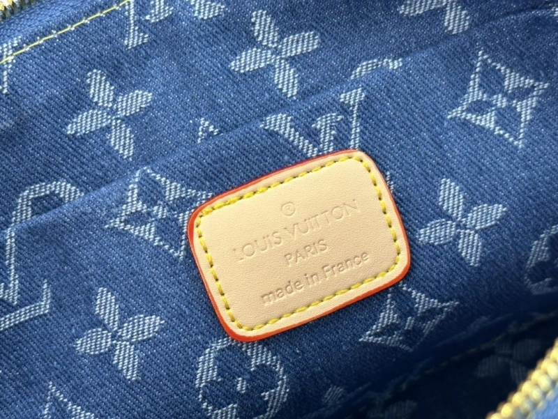 LV Clutch Bags 4233G-0443