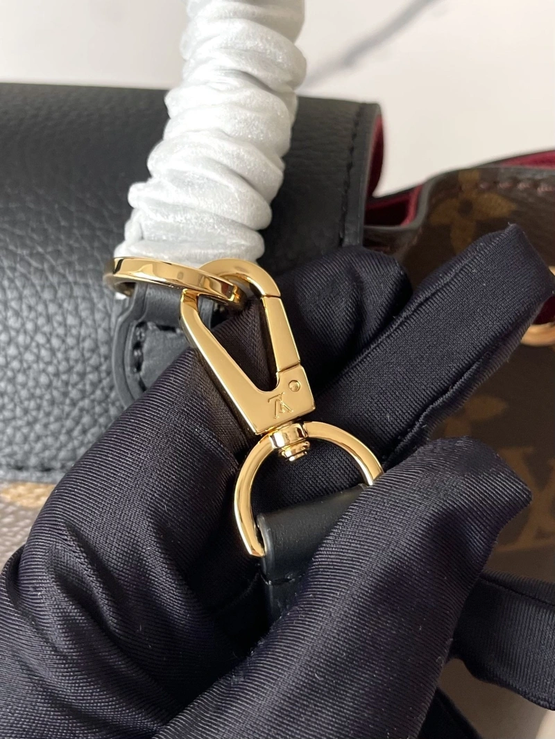 LV Backpacks 4233G-0789