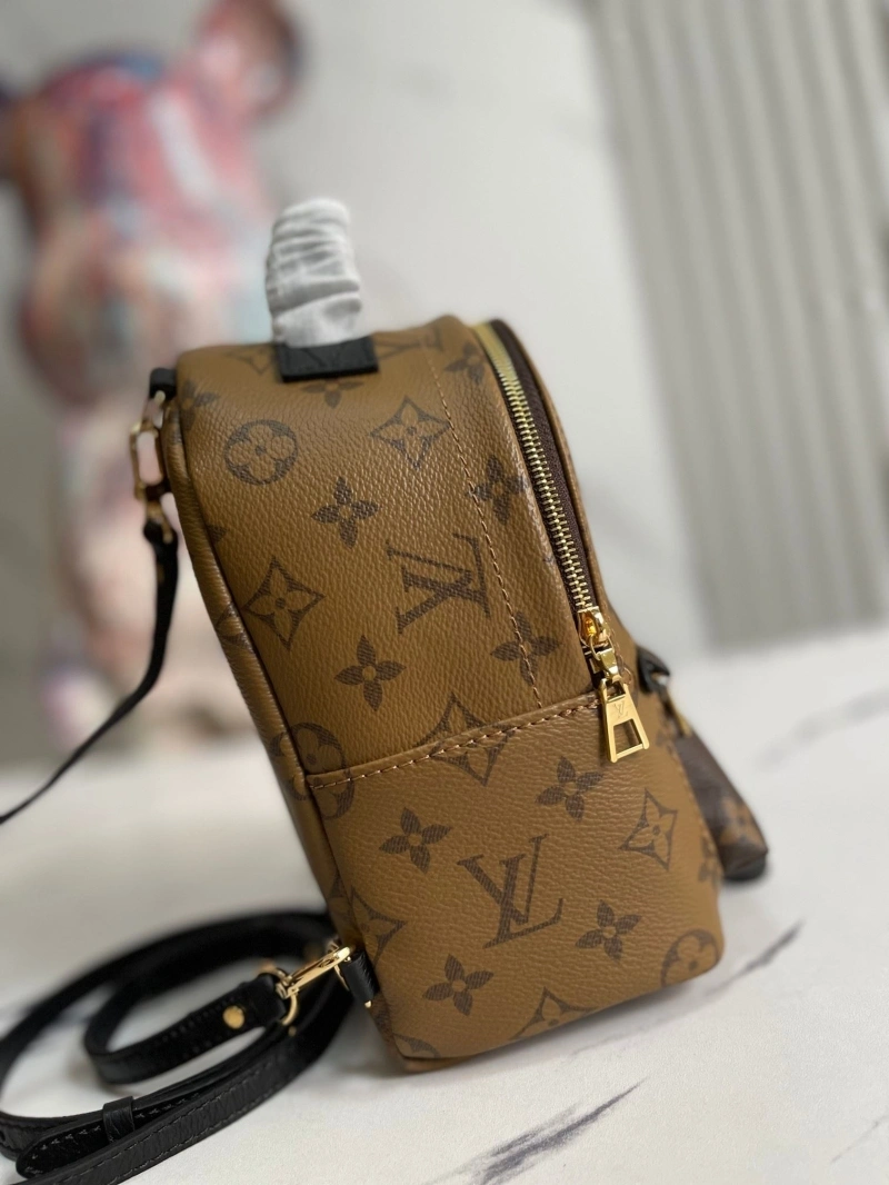 LV Backpacks 4233G-0818