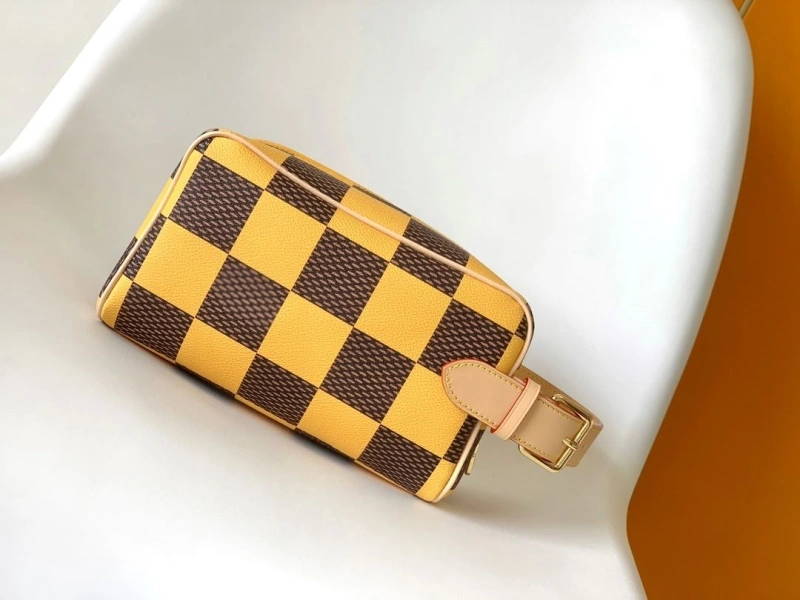 LV Cosmetic Bags 4233H-0131