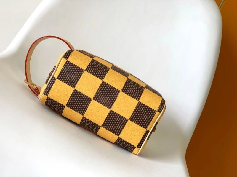 LV Cosmetic Bags 4233H-0131