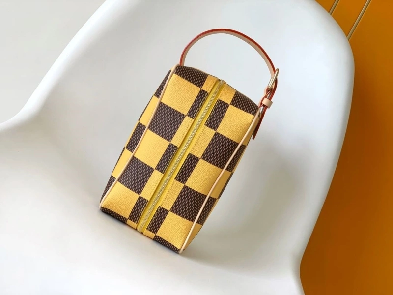 LV Cosmetic Bags 4233H-0131