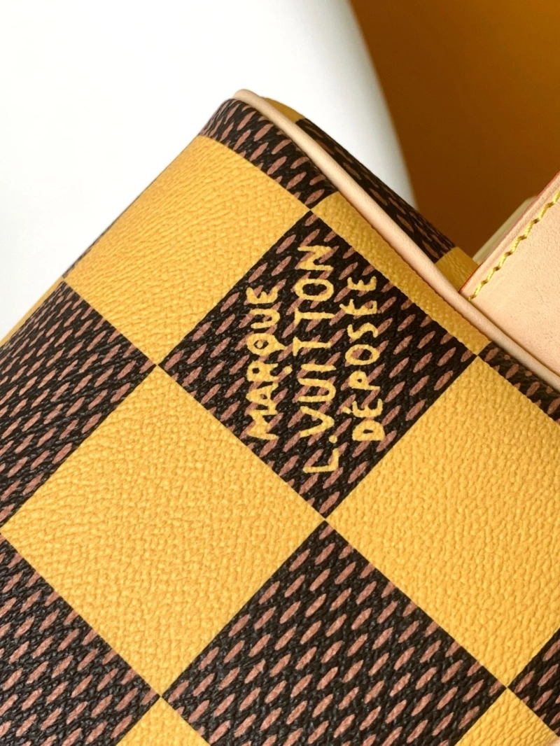 LV Cosmetic Bags 4233H-0131