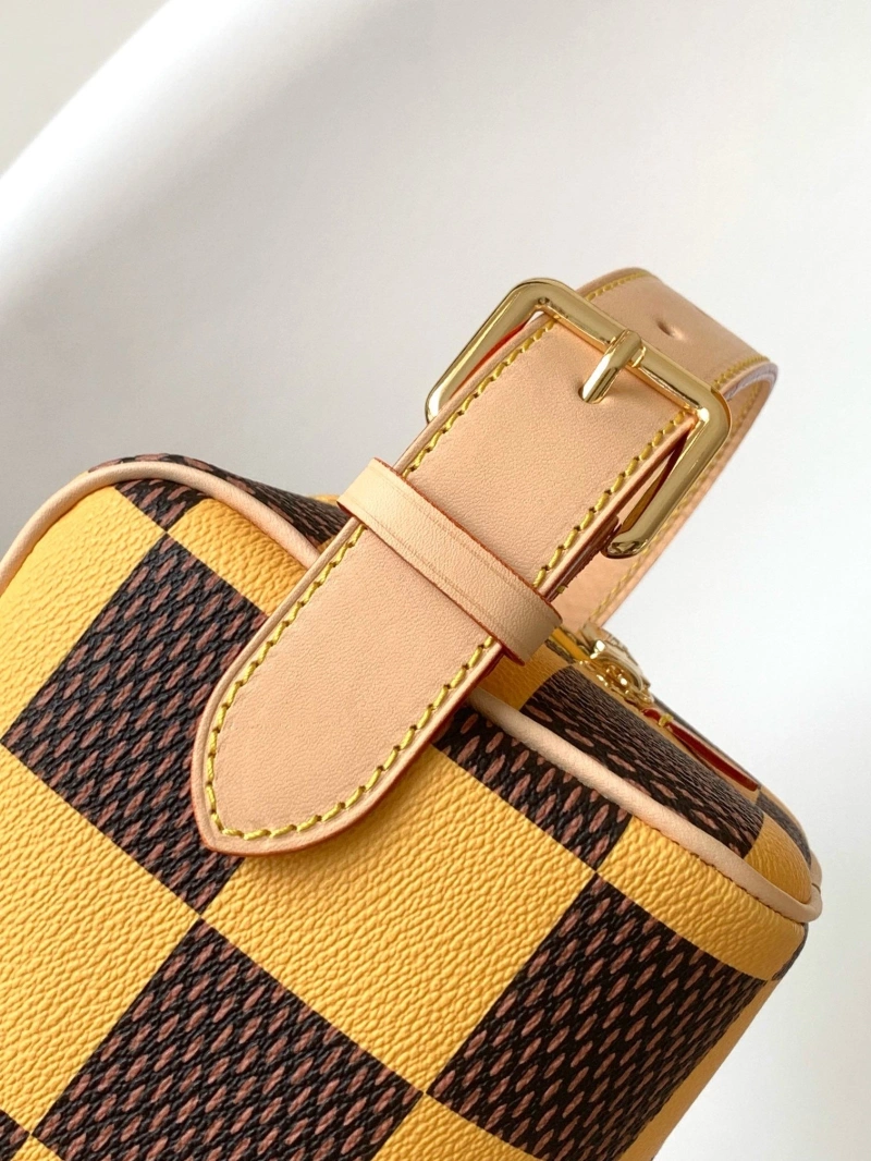 LV Cosmetic Bags 4233H-0131