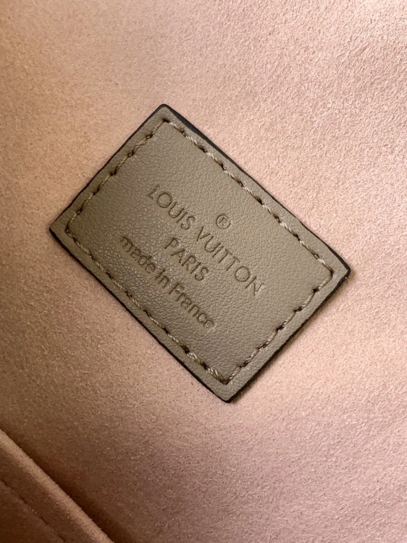 LV Backpacks 4233H-0178