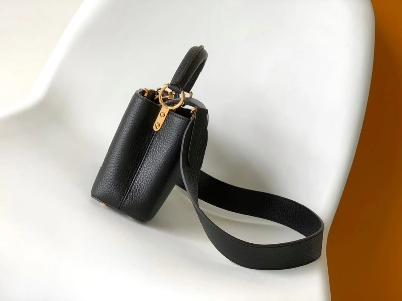 LV Capucines Bags 4233H-0285