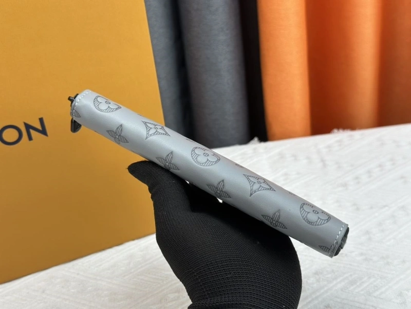 LV Wallets 4233H-0345