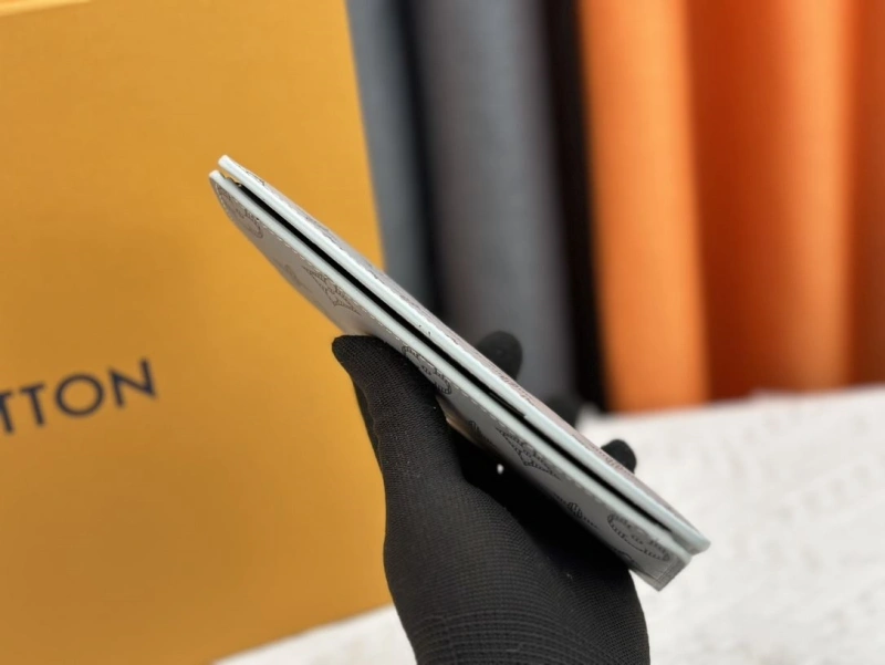 LV Wallets 4233H-0346