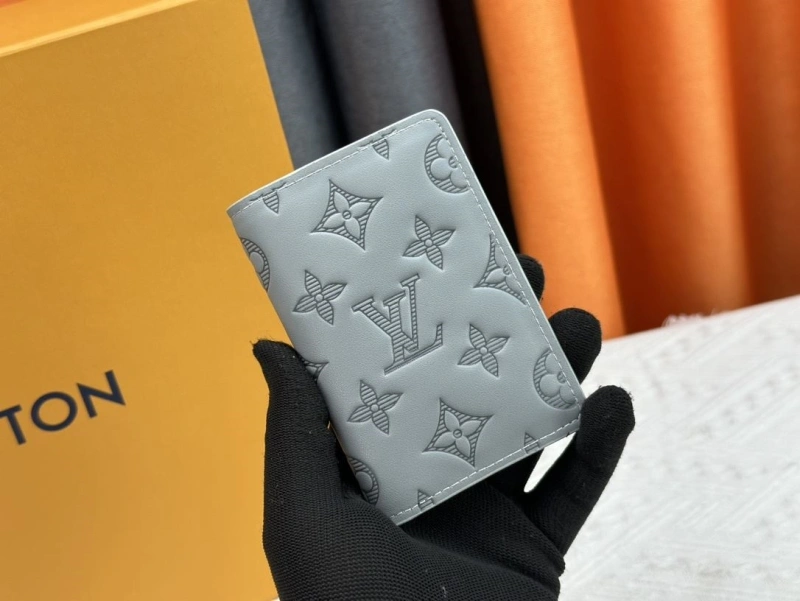 LV Wallets 4233H-0348