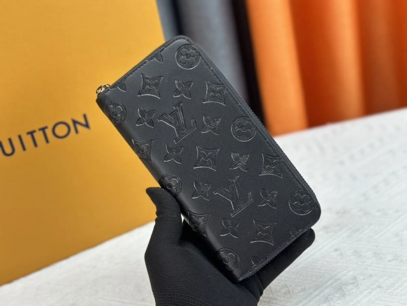 LV Wallets 4233H-0349