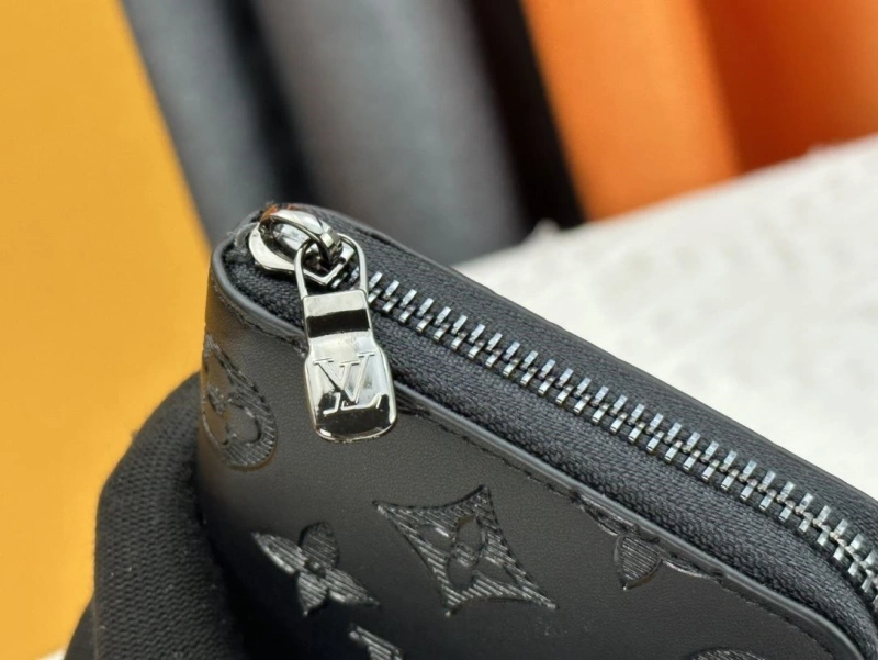 LV Wallets 4233H-0349