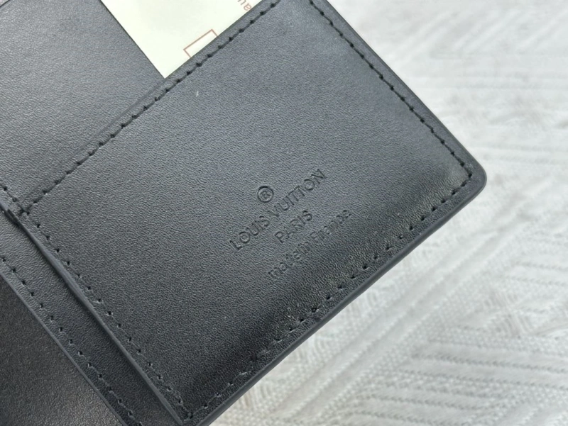 LV Wallets 4233H-0350