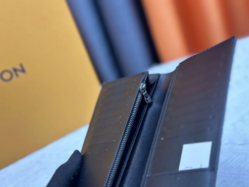 LV Wallets 4233H-0350