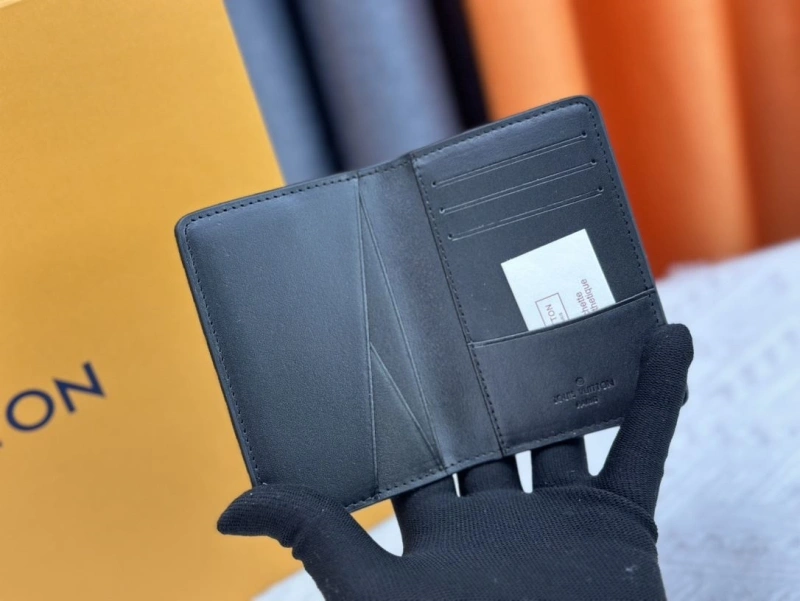 LV Wallets 4233H-0352