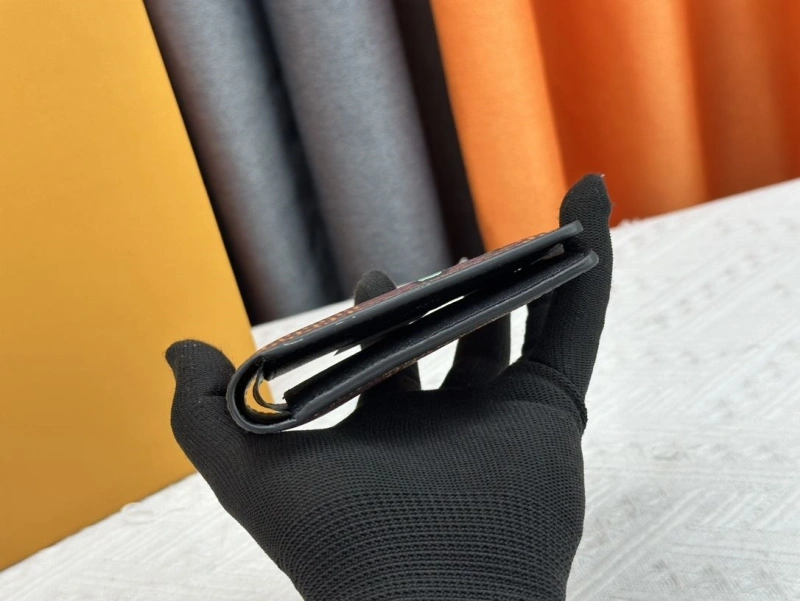 LV Wallets 4233H-0354