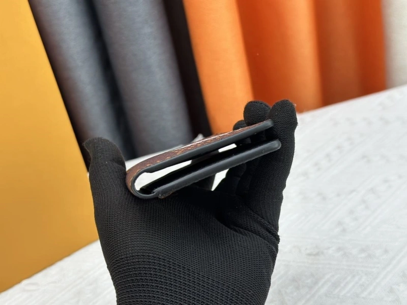 LV Wallets 4233H-0355