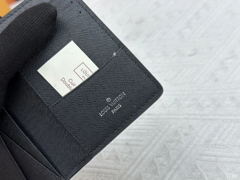 LV Wallets 4233H-0355