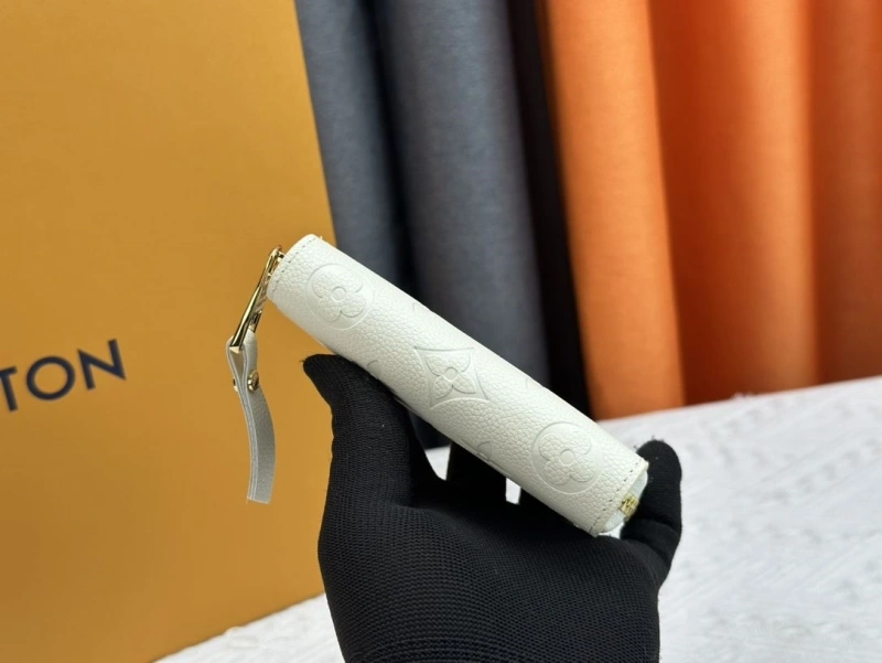 LV Wallets 4233H-0358