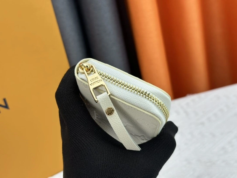 LV Wallets 4233H-0358